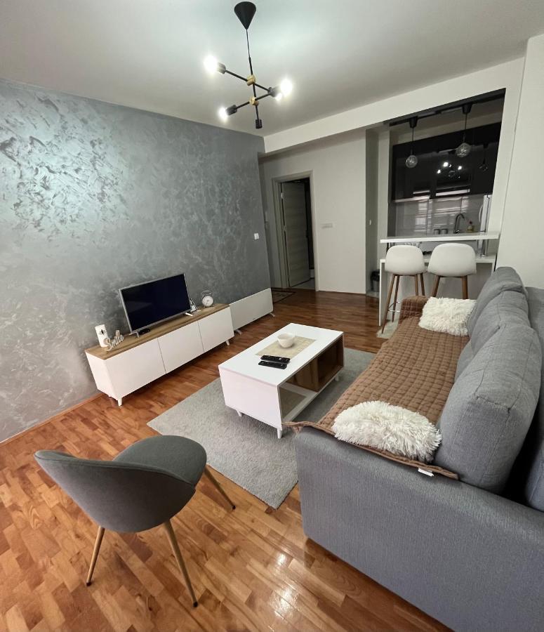 וראנג'ה Apartman Lux מראה חיצוני תמונה