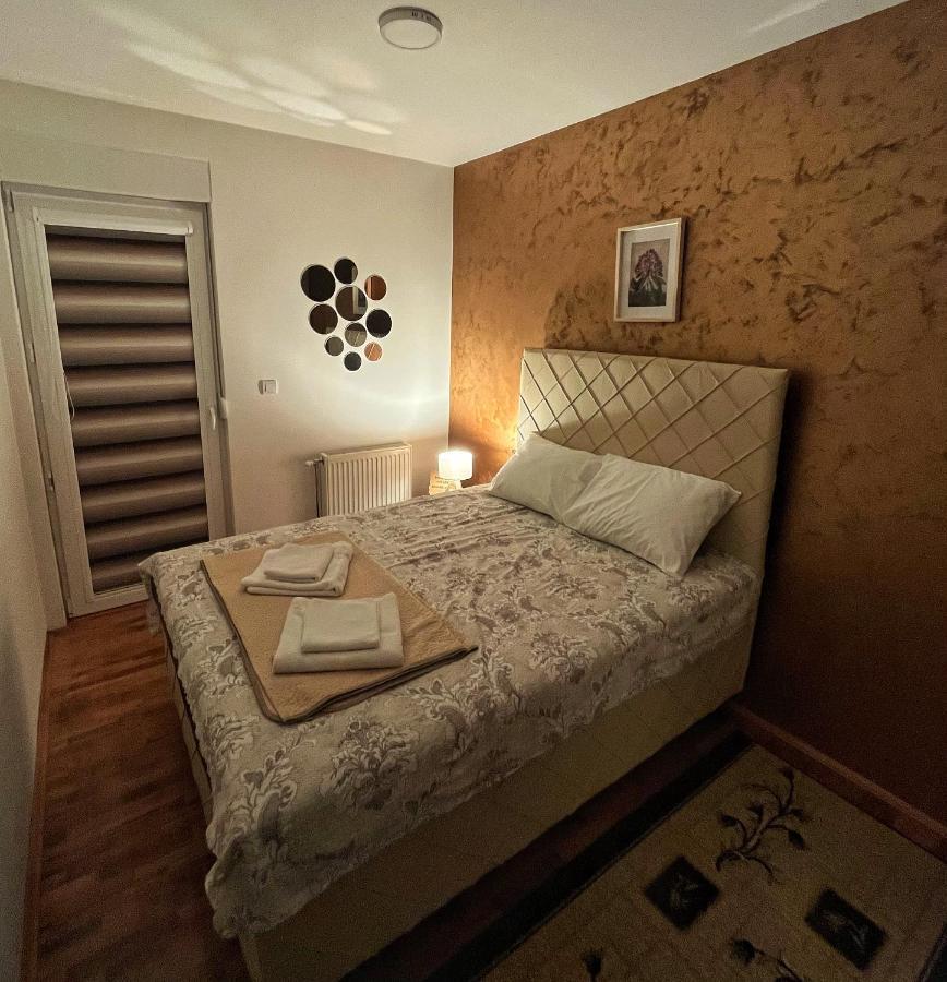 וראנג'ה Apartman Lux מראה חיצוני תמונה