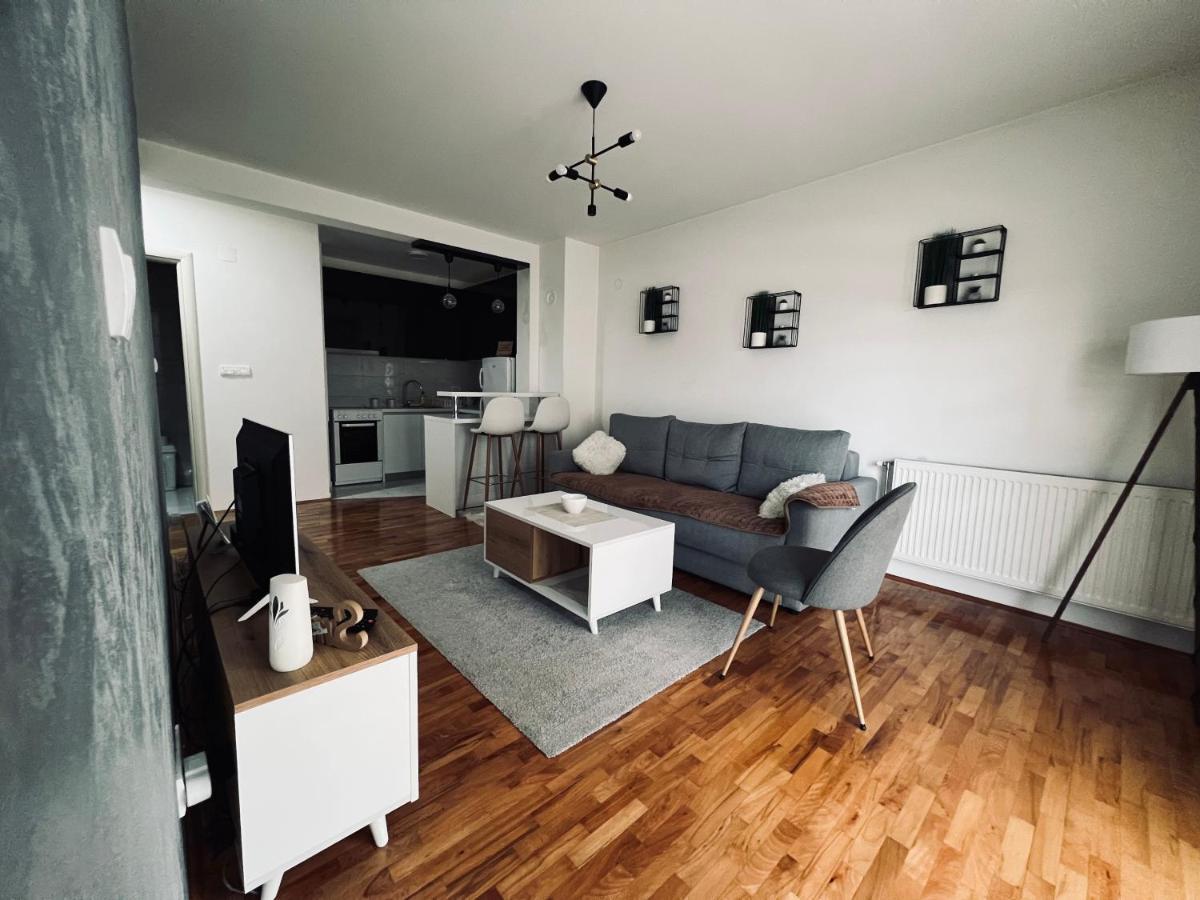 וראנג'ה Apartman Lux מראה חיצוני תמונה