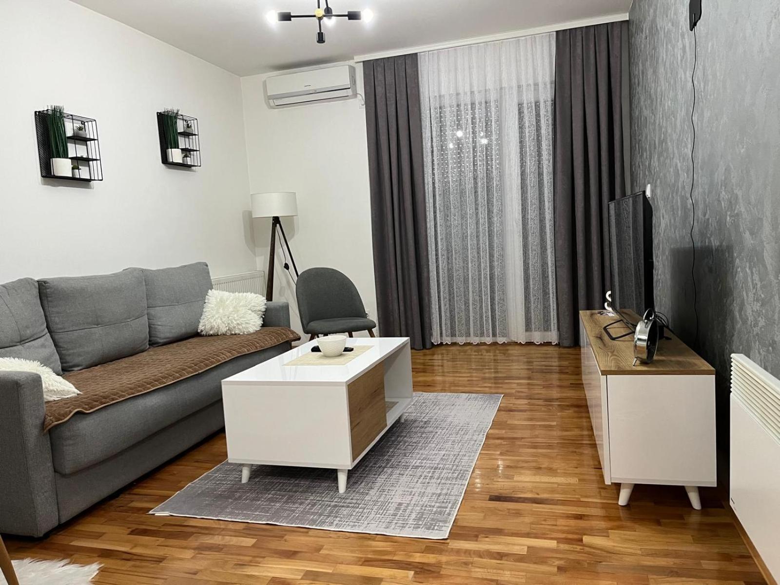 וראנג'ה Apartman Lux מראה חיצוני תמונה